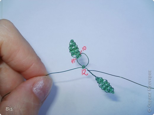 Схема плетения рябины из бисера