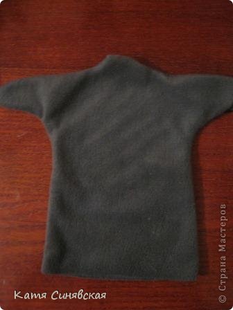 Вот и готова последняя игрушка,которую попросили сделать в саду перед новогодними утренниками.Встречайте волка.Фото будет много,так что будьте готовы.Далее выложен немного неполный МК по шитью этих игрушек,начало процесса не сфотографировано.Фото 8