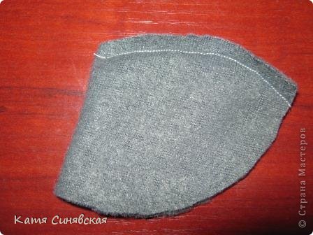 Вот и готова последняя игрушка,которую попросили сделать в саду перед новогодними утренниками.Встречаем волка.Фото будет много,так что будьте готовы.Далее выложен немного неполный МК по шитью этих игрушек,начало процесса не сфотографировано.Фото 15