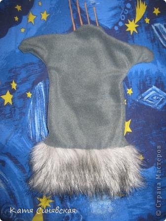 Вот и готова последняя игрушка,которую просили сделать в саду перед новогодними утренниками.Встречайте волка.Фото будет много,так что будьте готовы.Далее выложен немного неполный МК по шитью этих игрушек,начало процесса не сфотографировано.Фото 20