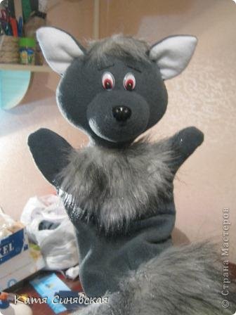 Вот и готова последняя игрушка,которую попросили сделать в саду перед новогодними утренниками.Встречаем волка.Фото будет много,так что будьте готовы.Далее выложен немного неполный МК по шитью этих игрушек,начало процесса не фотографировала.Фото 3