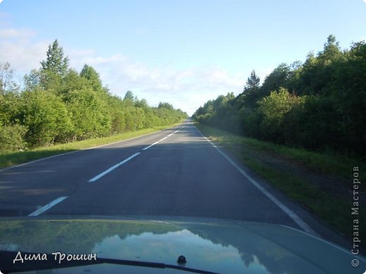 Наступило лето,а значит и школьные каникулы.Я с родителями путешествую по нашей Вологодской области.Наше первое путешествие в г.Белозерск.Это маленький провинциальный городок,похожий больше на большую деревню.Мы в пути. (фото 2)