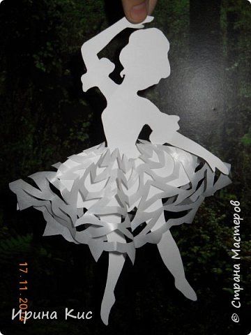 Поделка изделие Новый год Вырезание Снежинки-балерины Бумага фото 1
