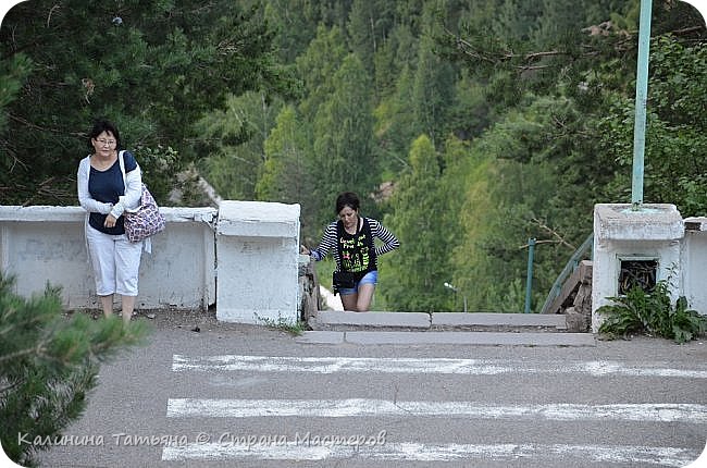 Здесь даже глядя на мой вид можно понять, что силы мои на исходе)))))))))))))) Женщина тоже стоит отдыхает)))) Преодолевая этот пролёт я думала , Ну может это Всё!Конец пути, да не тут то было! (фото 22)