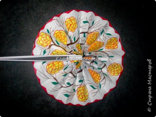 Идею создания такой ветряной мельницы я нашел в Интернете, но решил упростить задачу с материалами, чтобы сделать ее доступной для учеников на уроках рисования. фото 40