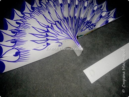 Идею создания такого веера я нашла в Интернете, но решила упростить задачу с материалами, чтобы сделать его доступным для учеников на уроках декоративно-прикладного искусства. Фото 33