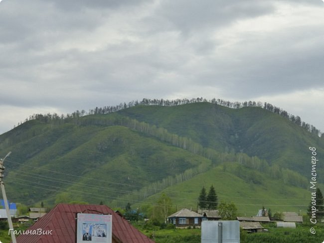 Село окружают горы с туманами по утрам и красивые леса. (фото 2)