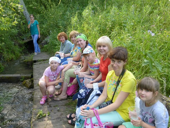 25 июля был организован поход на зообазу. Перед въездом в село Черга есть указатель "Зообаза", которая является и базой отдыха, и мини-зоопарком. Дорога оказалась длиннее, чем я предполагала. фото 44