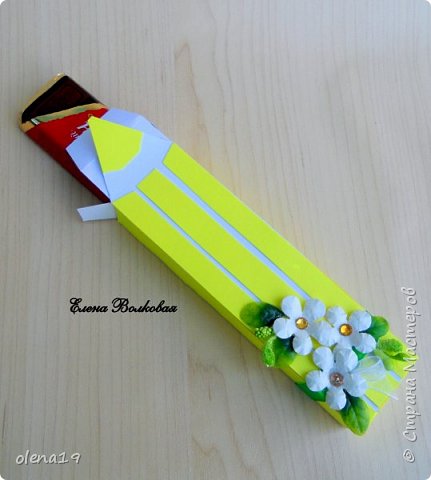 Коробки в форме карандаша для различных мелких подарочков могут пригодиться к 1 сентября, дню учителя. Наполнение может быть любым: конфетки, небольшая шоколадка, канцелярские принадлежности. фото 4